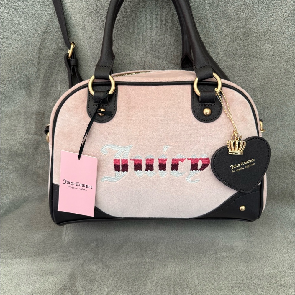 BNWT Juicy Couture velour dusty blush Pink & Black bowler